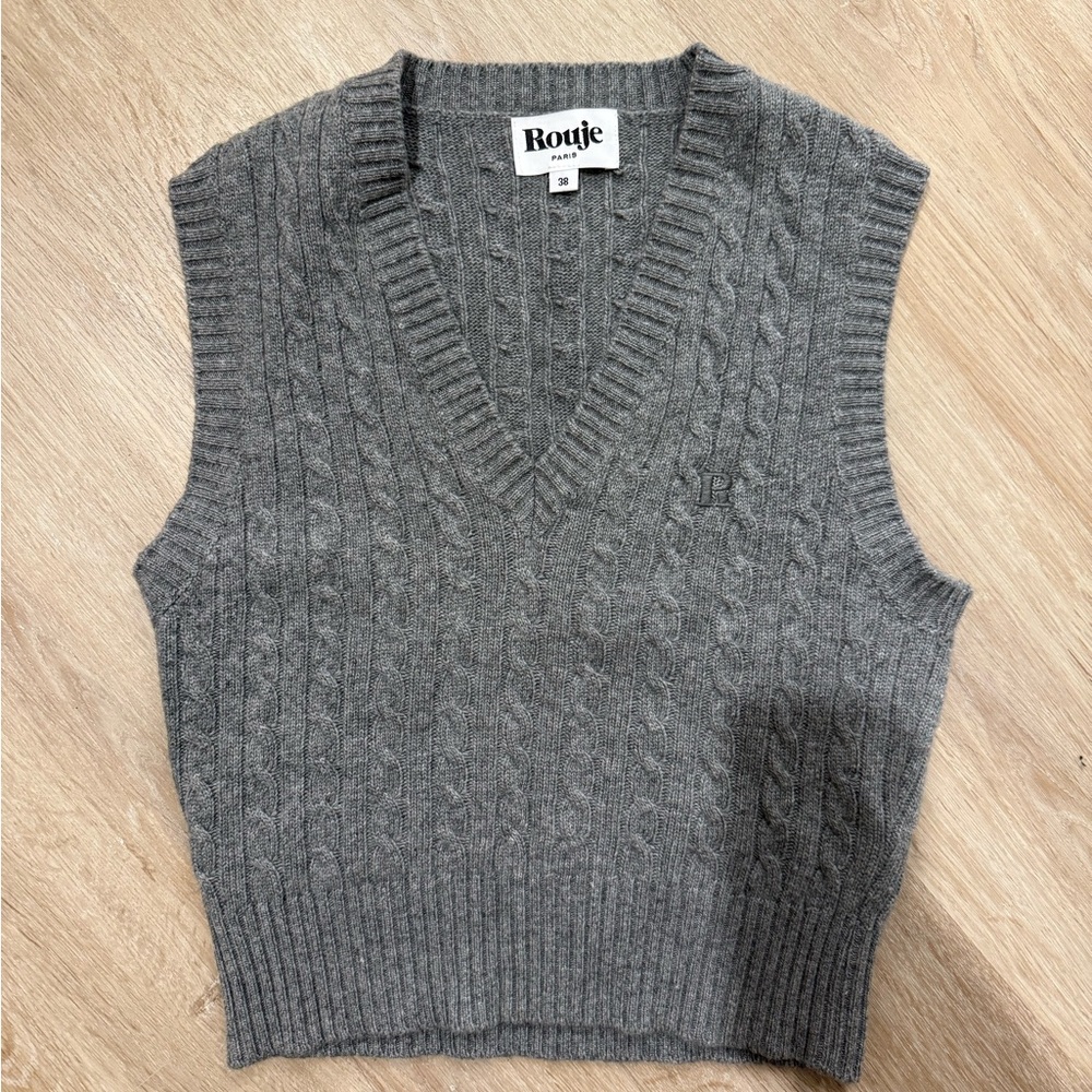 Rouje Women's Gray Cable Knit V-Neck Sweater Vest
